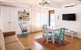 Apartament Zoorba,2 camere,balcon,vedere la mare
